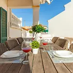 D01 - Orange Grove Villa